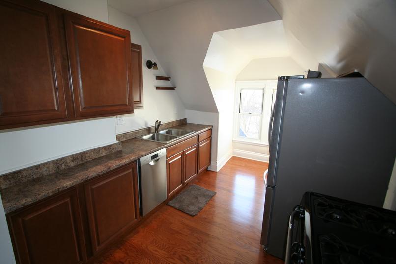 LUXURY 1 BEDROOM APARTMENT NEAR DOWNTOWN PITTSBURGH